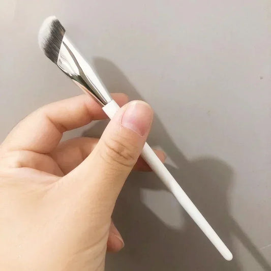 Makeup Concealer Brush for under Eye Cream Corrector Blending Liquid Foundation Nose Contour Professional Wholesale